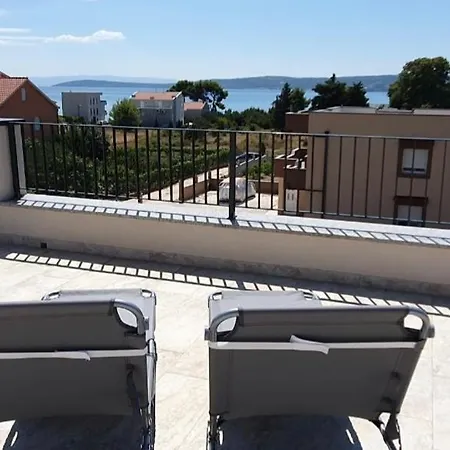 Apartment Mona