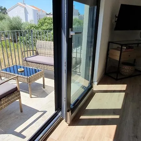 Mona Apartment