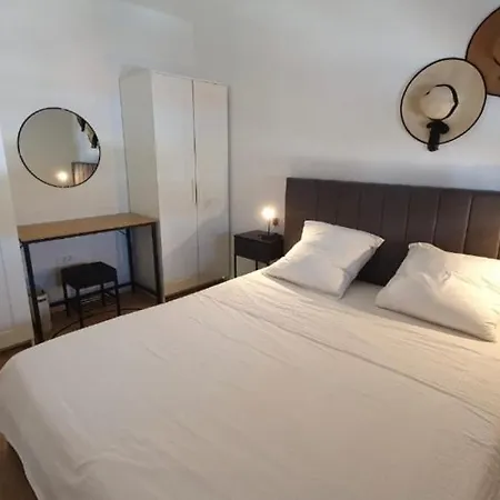 Mona Apartment *