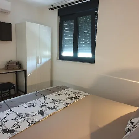Mona Apartmán