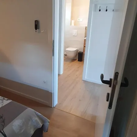 Mona Apartament *