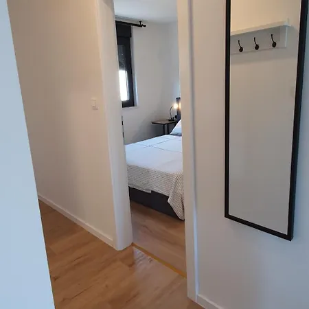 Mona Apartament