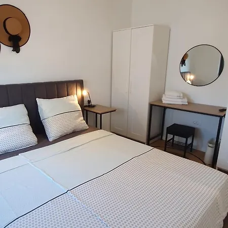Apartament Mona